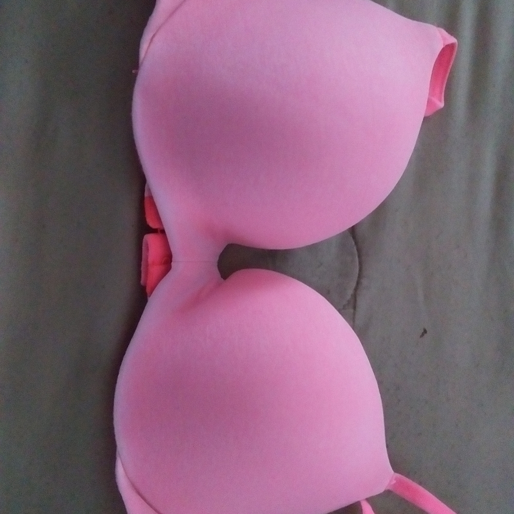 Pink Bra - Picture 2 of 8